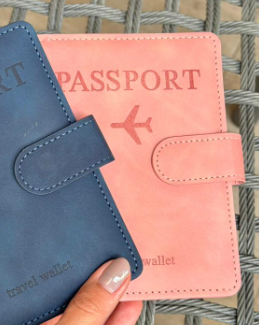 Porta pasaportes